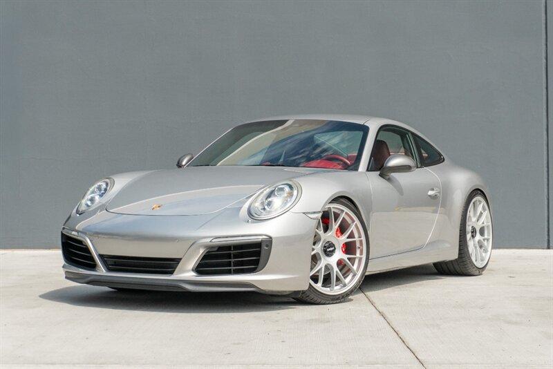 2017 Porsche 911 photo 3