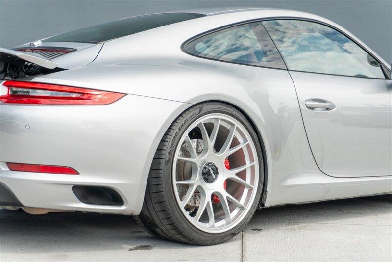 2017 Porsche 911 photo 32
