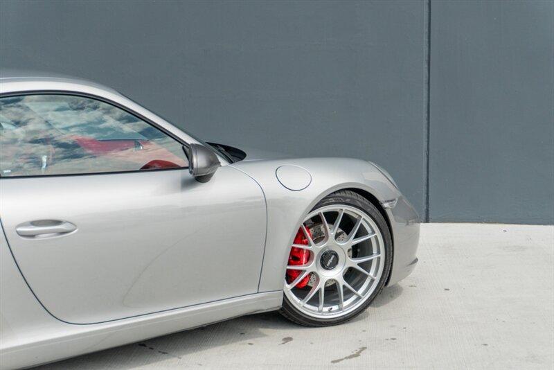 2017 Porsche 911 photo 33
