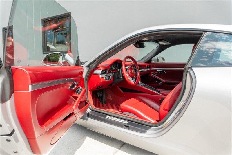 2017 Porsche 911 photo 39