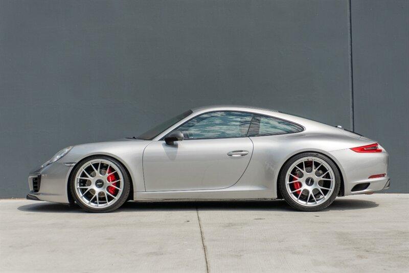 2017 Porsche 911 photo 4