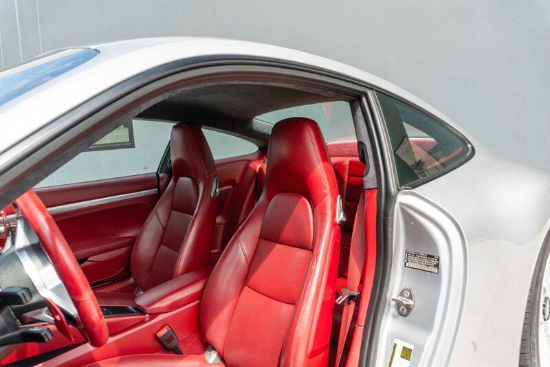 2017 Porsche 911 photo 41