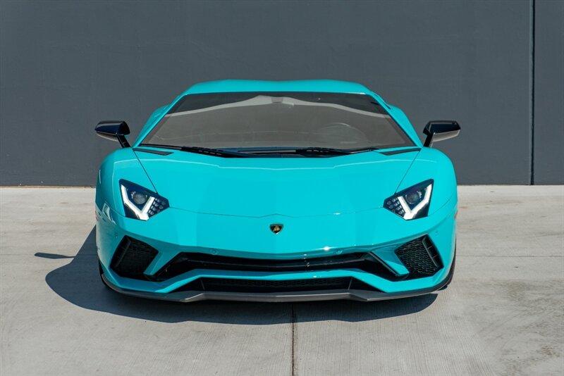 2018 Lamborghini Aventador S photo 2