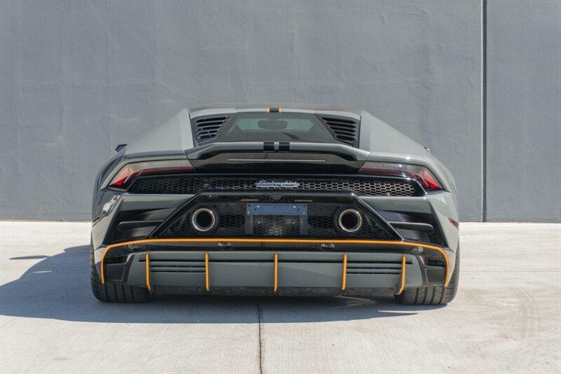 2020 Lamborghini Huracan Evo Coupe photo 3